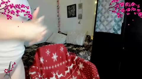 Snapshot of cleo_christmas chatting on 12, 5, 2026 cleo_christmas online show from 12, 5, 2026