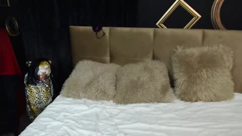 Snapshot of cleo_frost chatting on 27, 10, 2025 Cleo online show from 27, 10, 2025