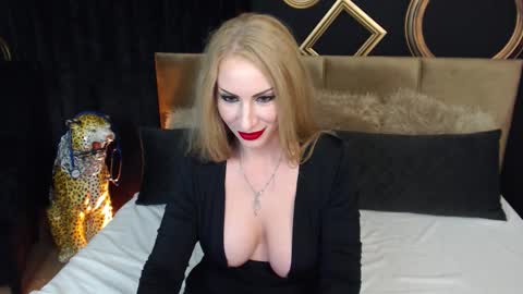 Snapshot of cleo_frost chatting on 3, 11, 2025 Cleo online show from 3, 11, 2025
