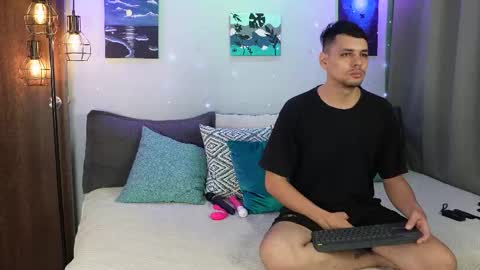 Snapshot of cleoanubis_ chatting on 26, 10, 2025 Girl Juliana and Federico online show from 26, 10, 2025