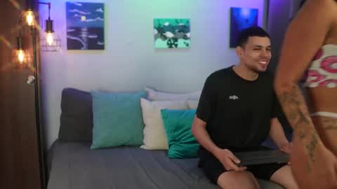 Snapshot of cleoanubis_ chatting on 21, 12, 2025 Girl Juliana and Federico online show from 21, 12, 2025