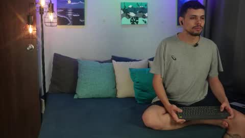 Snapshot of cleoanubis_ chatting on 18, 2, 2026 Girl Juliana and Federico online show from 18, 2, 2026