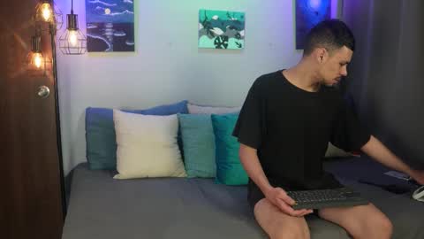 Snapshot of cleoanubis_ chatting on 17, 3, 2026 Girl Juliana and Federico online show from 17, 3, 2026