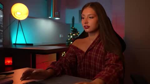 Snapshot of cleose chatting on 18, 12, 2025 Cleo online show from 18, 12, 2025