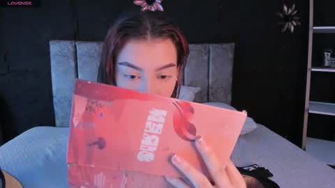 cleowhite_ online show from 6, 3, 2026