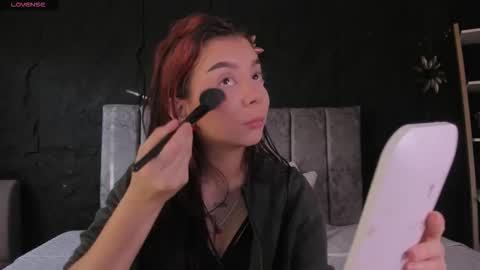 cleowhite_ online show from 7, 3, 2026