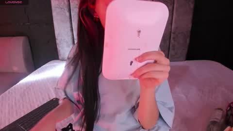 cleowhite_ online show from 9, 3, 2026