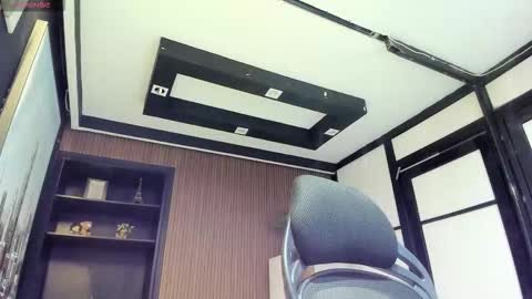 cleowhite_ online show from 13, 3, 2026