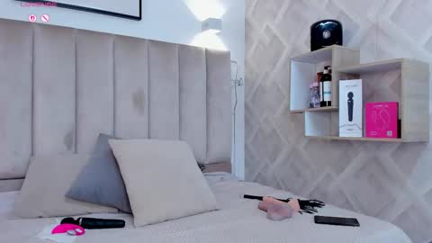 clhoe_johnson_ online show from 20, 11, 2025