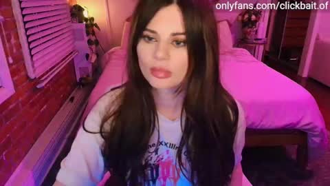 Snapshot of clickbait_ chatting on 3, 11, 2025 clickbait_ online show from 3, 11, 2025