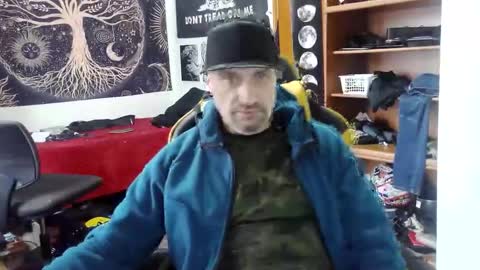 Snapshot of clintwood12 chatting on 19, 12, 2025 chad online show from 19, 12, 2025