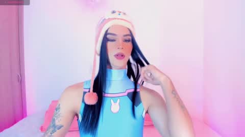 CLOE REMINTON online show from 28, 2, 2025