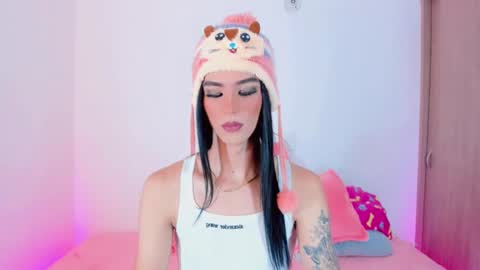 CLOE REMINTON online show from 4, 3, 2025