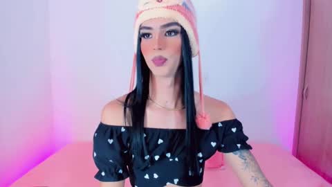 CLOE REMINTON online show from 11, 3, 2025