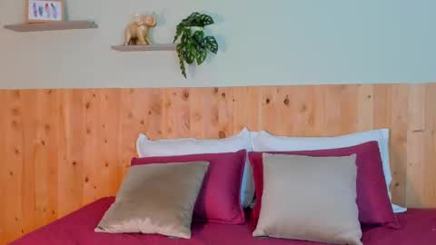 Chloe Smith online show from 24, 9, 2025