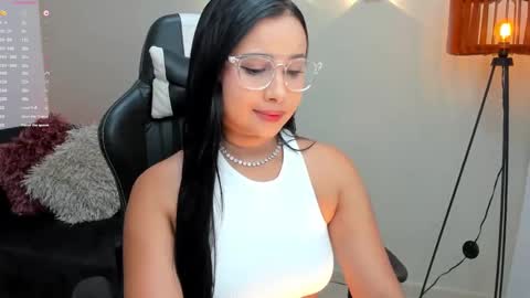 Snapshot of cloewilliamsxx chatting on 20, 12, 2024 Cloe online show from 20, 12, 2024