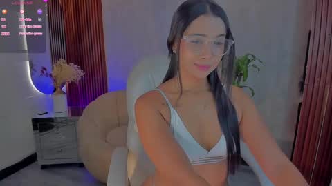 Snapshot of cloewilliamsxx chatting on 16, 9, 2025 Cloe online show from 16, 9, 2025