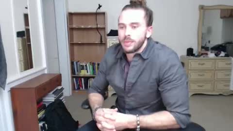 Snapshot of cloud900x chatting on 8, 10, 2025 Cloud online show from 8, 10, 2025