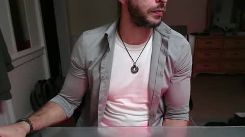 Snapshot of cloud900x chatting on 28, 10, 2025 Cloud online show from 28, 10, 2025