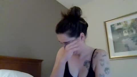 tallhungandcloudy online show from 24, 4, 2026