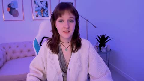  Clover  follow me  online show from 24, 1, 2025