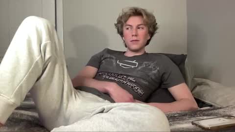 Snapshot of clydeaustin chatting on 18, 10, 2025 Clyde Austin online show from 18, 10, 2025