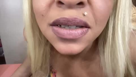 CocaNutt online show from 12, 1, 2026