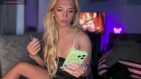 Snapshot of cockprincess_dianna chatting on 16, 4, 2026 PrincessDianna IslandGirl CUMSHOW in PVT and PASSWORDSHOW online show from 16, 4, 2026