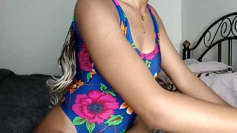 cocobella_ online show from 11, 1, 2025