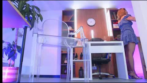 Snapshot of colete_milf chatting on 8, 10, 2025 Samantha online show from 8, 10, 2025