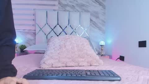 colett online show from 29, 11, 2025