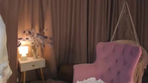 Collen Mon Tue Wed Thu Fri GMT 3 0300am - 0900am  online show from 22, 9, 2025