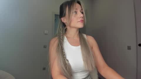 Snapshot of cometoseeme_ chatting on 10, 9, 2025 Alice online show from 10, 9, 2025