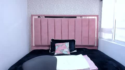 C O N N I E online show from 18, 12, 2025