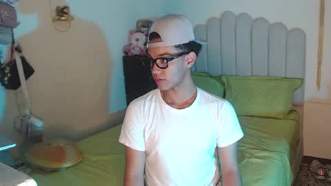 CONNOR  TAYLOR online show from 23, 9, 2025