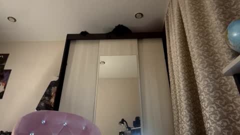 Isabella online show from 13, 11, 2025