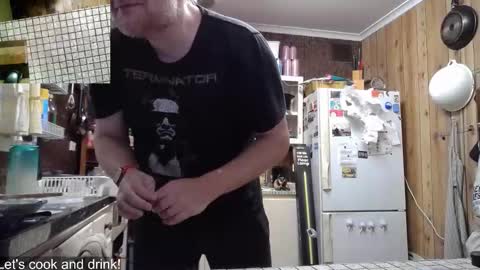 Snapshot of cookieliquor chatting on 15, 9, 2025 Cookie - I do cooking streams occasionally. Next stream online show from 15, 9, 2025