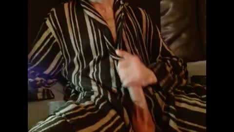 Snapshot of coolbreeze420842217 chatting on 2, 12, 2025 coolbreeze420 online show from 2, 12, 2025