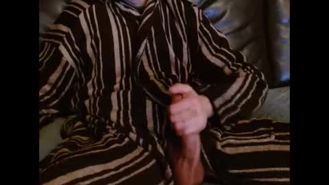 Snapshot of coolbreeze420842217 chatting on 16, 12, 2025 coolbreeze420 online show from 16, 12, 2025