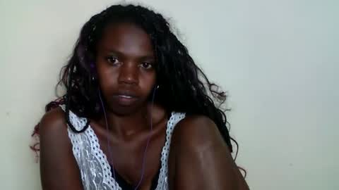 Snapshot of coquine_lara chatting on 26, 4, 2026 coquine_lara online show from 26, 4, 2026