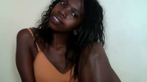Snapshot of coquine_lara chatting on 1, 5, 2026 coquine_lara online show from 1, 5, 2026