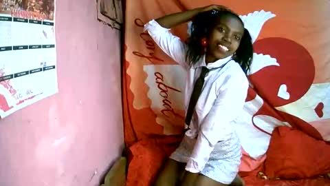 Snapshot of coquine_lara chatting on 2, 5, 2026 coquine_lara online show from 2, 5, 2026
