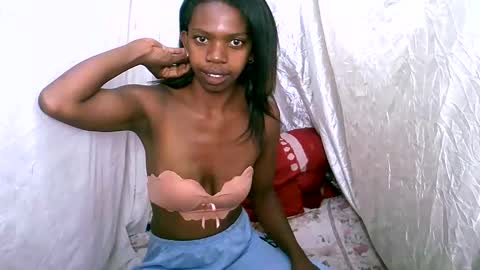 Snapshot of coquine_lara chatting on 24, 5, 2026 coquine_lara online show from 24, 5, 2026