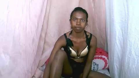 Snapshot of coquine_lara chatting on 1, 6, 2026 coquine_lara online show from 1, 6, 2026