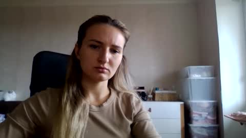 Snapshot of cora_fora chatting on 16, 9, 2025 cora_fora online show from 16, 9, 2025