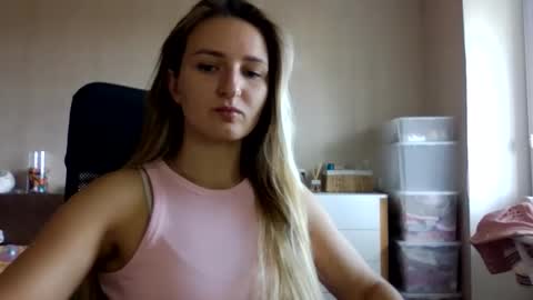 Snapshot of cora_fora chatting on 17, 9, 2025 cora_fora online show from 17, 9, 2025