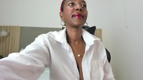 C O R A  L online show from 15, 11, 2025