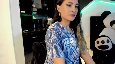 Coral  online show from 25, 2, 2025