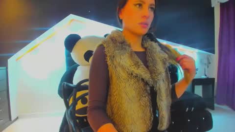 Coral  online show from 12, 3, 2025