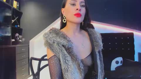 Coral  online show from 12, 3, 2025